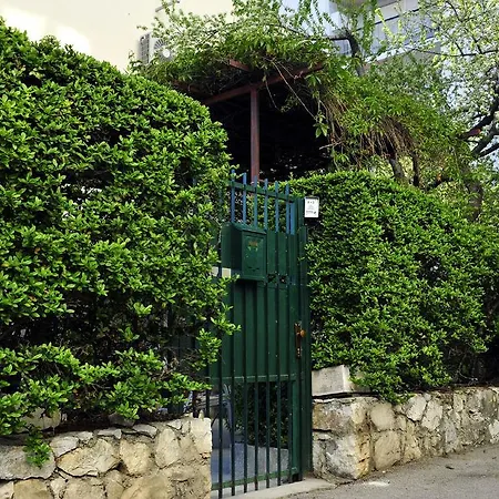 Апартаменты Garden